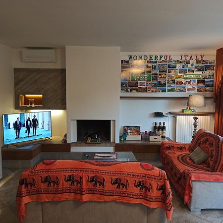 Lukas Home Con Il Cuore Appartamento 3 Camere Al Piano Terra E Appartamento 1 Camera In Taverna Мероне Экстерьер фото